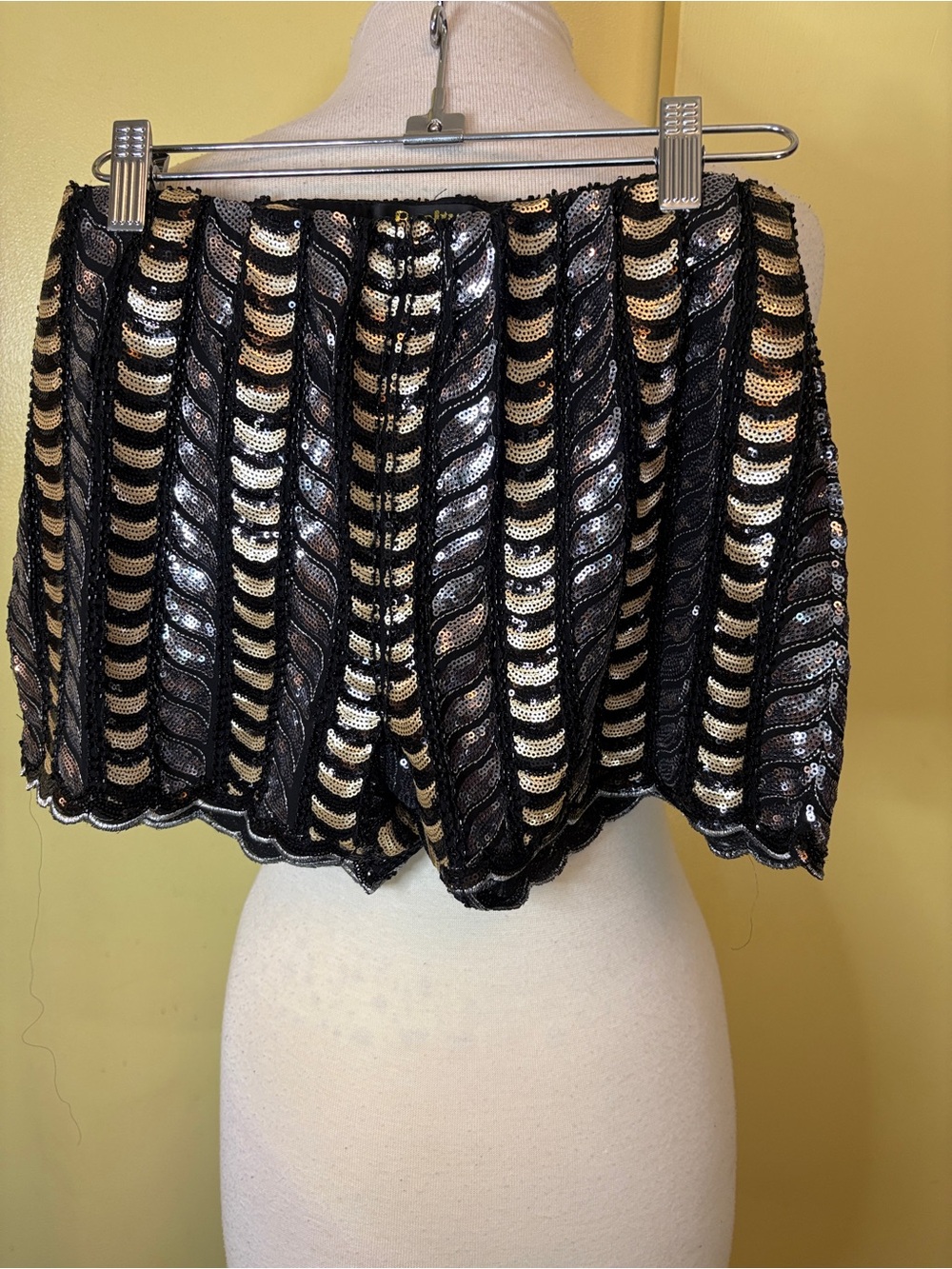High-Waist Sequin Stripe Shorts - Black & Gold